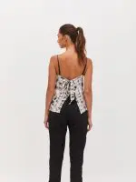 ⁦IBIZA TOP | שחור לבן⁩ – תמונה ⁦2⁩