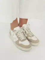 VEJA V-10 LEATHER | בז׳