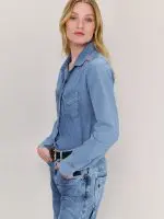 ⁦DENIM SHIRT | בהיר⁩ – תמונה ⁦5⁩
