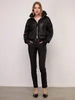 ⁦SKINNY CHINO PANTS | שחור מבריק⁩ – תמונה ⁦2⁩