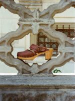 HIGH CLOGS SHOES | חום