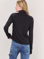 ⁦LONG BASIC TURTLENECK | שחור⁩ – תמונה ⁦4⁩