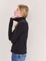 ⁦LONG BASIC TURTLENECK | שחור⁩ – תמונה ⁦3⁩