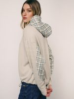 ⁦ACTIVE SWEATSHIRT | אבן בהיר⁩ – תמונה ⁦3⁩