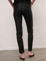 ⁦SKINNY CHINO PANTS | שחור מבריק⁩ – תמונה ⁦3⁩