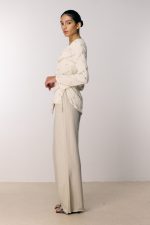 ⁦WRINKLED SHANTI SHIRT | שמנת⁩ – תמונה ⁦4⁩