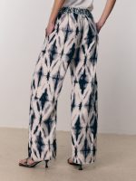⁦NEW BREEZE PANTS | אפור מודפס⁩ – תמונה ⁦5⁩