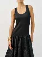 ⁦CARMEN DRESS | שחור מחולק⁩ – תמונה ⁦4⁩