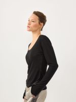 ⁦ROUND T-SHIRT | שחור⁩ – תמונה ⁦7⁩