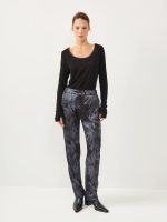 ⁦NEW SOFT PANTS | שחור מודפס⁩ – תמונה ⁦3⁩