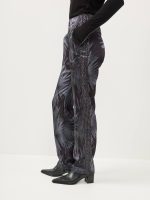 ⁦NEW SOFT PANTS | שחור מודפס⁩ – תמונה ⁦2⁩