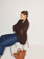 ⁦COZY ART CARDIGAN | חום⁩ – תמונה ⁦10⁩