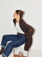 ⁦COZY ART CARDIGAN | חום⁩ – תמונה ⁦7⁩