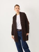 ⁦COZY ART CARDIGAN | חום⁩ – תמונה ⁦3⁩
