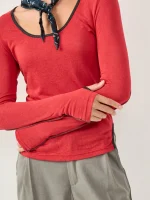 ⁦ROUND T-SHIRT | אדום⁩ – תמונה ⁦2⁩