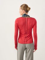 ⁦ROUND T-SHIRT | אדום⁩ – תמונה ⁦7⁩