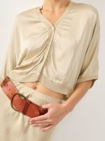 ⁦SATIN BUTTERFLY TOP | בז׳⁩ – תמונה ⁦4⁩