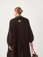 ⁦LONG COZY ART CARDIGAN | חום⁩ – תמונה ⁦3⁩