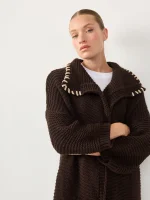 ⁦LONG COZY ART CARDIGAN | חום⁩ – תמונה ⁦7⁩