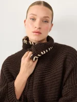 ⁦LONG COZY ART CARDIGAN | חום⁩ – תמונה ⁦4⁩