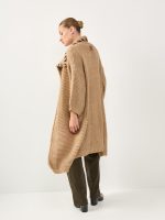 ⁦LONG COZY ART CARDIGAN | מוקה⁩ – תמונה ⁦5⁩