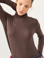 ⁦LONG BASIC TURTLENECK |  חום כהה⁩ – תמונה ⁦5⁩