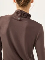 ⁦LONG BASIC TURTLENECK |  חום כהה⁩ – תמונה ⁦4⁩
