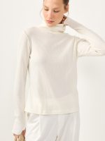 ⁦LONG BASIC TURTLENECK |  שמנת⁩ – תמונה ⁦4⁩