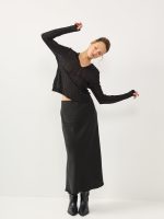 ⁦SATIN SKIRT | שחור⁩ – תמונה ⁦4⁩