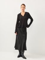 ⁦SATIN SKIRT | שחור⁩ – תמונה ⁦6⁩