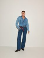⁦DENIM SHIRT | ג׳ינס בהיר⁩ – תמונה ⁦5⁩
