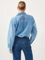⁦DENIM SHIRT | ג׳ינס בהיר⁩ – תמונה ⁦6⁩