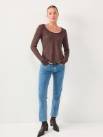 ⁦ROUND T-SHIRT | חום⁩ – תמונה ⁦2⁩