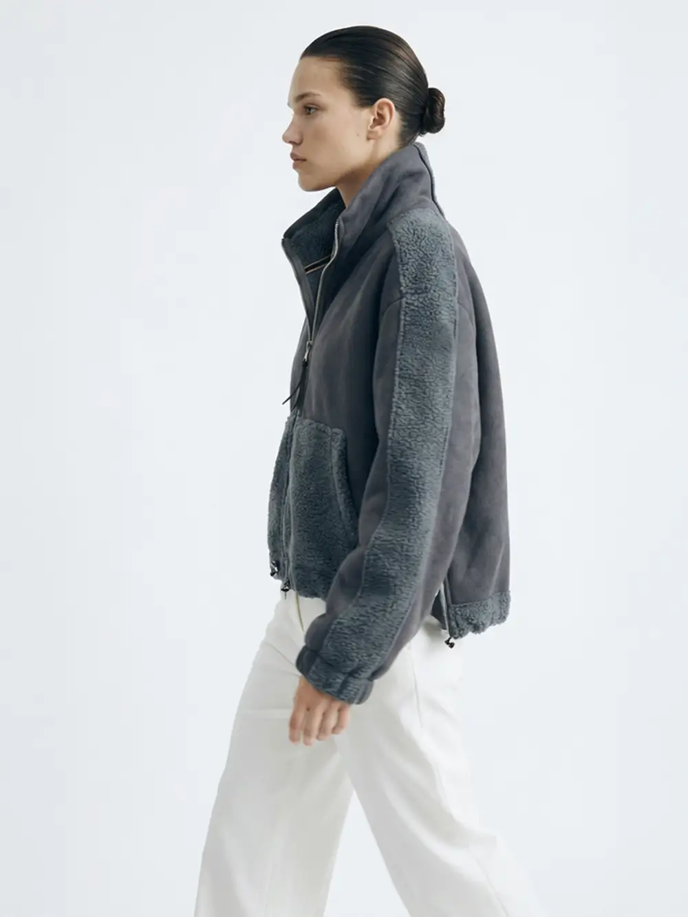 side_natural_pose_of_this_jacket_add APRE SKI JACKET | ג'ינס – תמונה 1