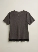 ⁦NIKI LACE TSHIRT | חום⁩ – תמונה ⁦6⁩