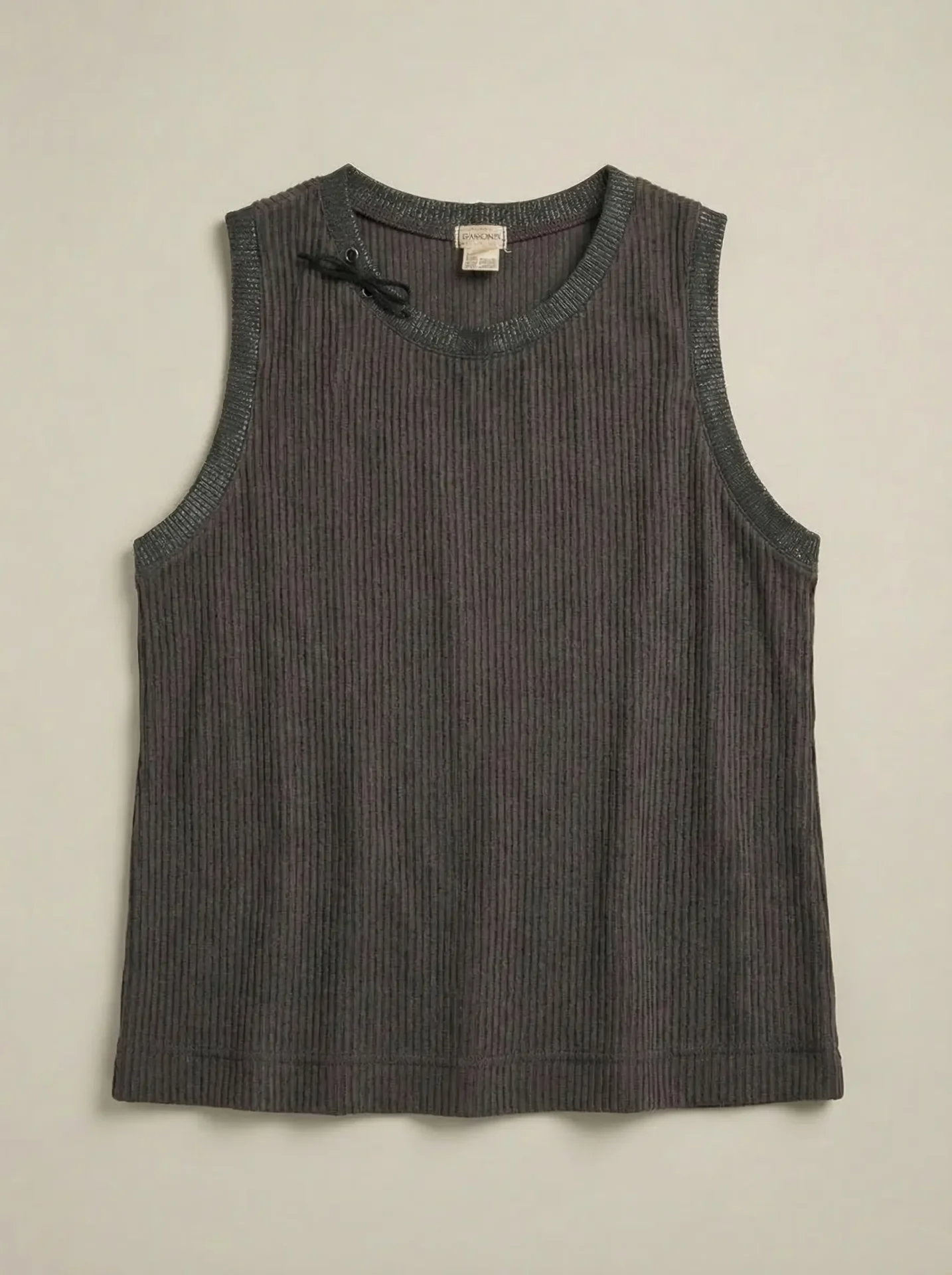 hf_20260314_135957_b6ba3b36-24e3-4827-b204-284fd109a1b2 NEW LINE TOP | חום – תמונה 1