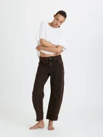 ⁦NOA'S BARREL JEANS | חום כהה⁩ – תמונה ⁦4⁩