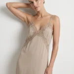 LACE DRESS | בז'