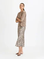 ⁦SATIN SKIRT | מודפס⁩ – תמונה ⁦2⁩