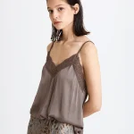 SATIN TOP | חום