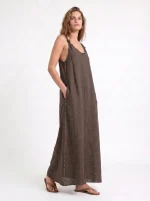 ⁦LINO DRESS | חום כהה⁩ – תמונה ⁦3⁩