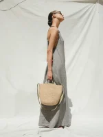 ⁦AMALFI BAG M | בז'⁩ – תמונה ⁦2⁩