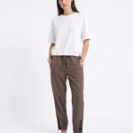 VIBE PANTS | חום כהה