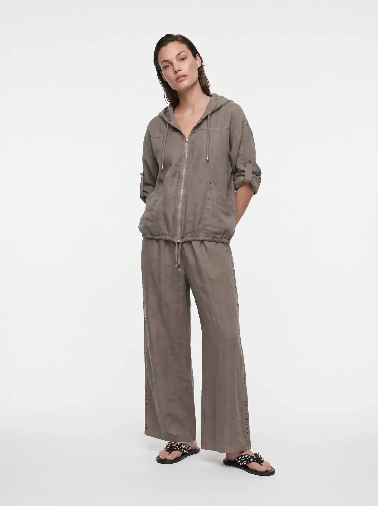 studionoa-fw27-drop2-19 LINO COOL PANTS | אפור – תמונה 1