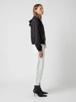 ⁦NOA'S SATIN HOODIE | שחור⁩ – תמונה ⁦3⁩